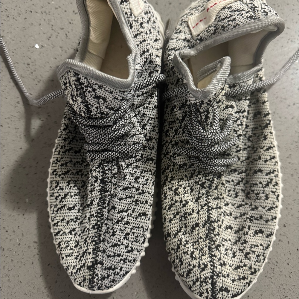 Stylish Gray Women's Sneakers